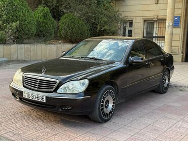 Mercedes-Benz: Mercedes-Benz S-Class W220, qara sedan Xüsusiyyətlər: - Kuzov: W220