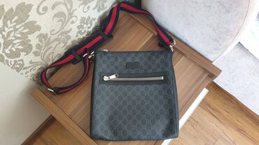 gucci сумка: Сумка мессенджер Gucci GG Supreme оригинал. Размеры ширина 26,5 см