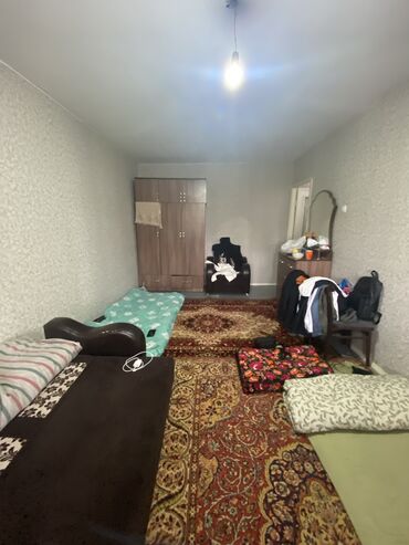 3 комнатная квартира 104 серии бишкек: 2 комнаты, 43 м², 104 серия, 4 этаж, Косметический ремонт