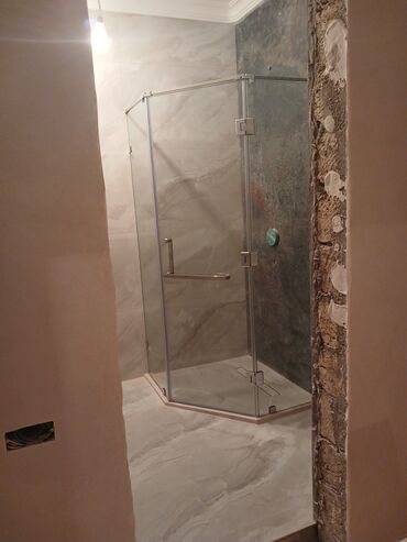 Duş kabinaları, arakəsmələr: Yeni Arakəsmə, Künc üçün, Ödənişli çatdırılma — 1