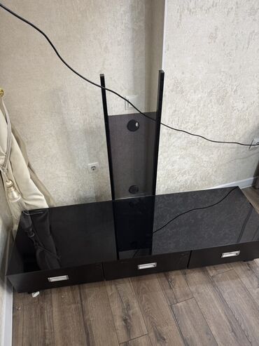 пульт для телевизора самсунг: Тумба и подставка для телевизора, Напольная, Другой материал, цвет - Черный