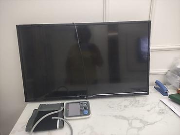 LED-телевизор W6000 (диагональ около 24–28") - Компактный плоский