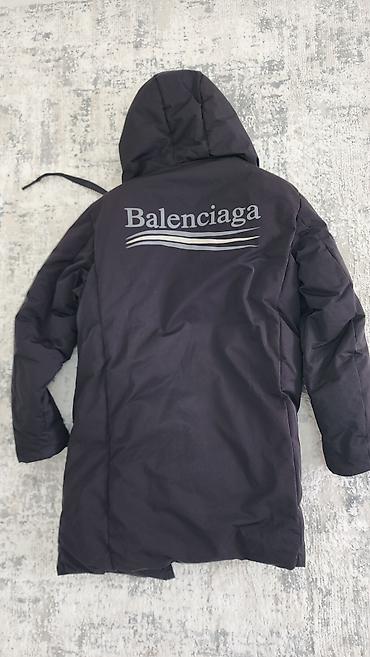 Пуховики и зимние куртки: Зимняя куртка, черная, тёплая. Б/У но в хорошем состоянии. Одевал — 2