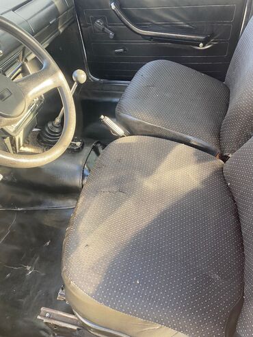 VAZ (LADA): VAZ 2106 sedan - Kərənt: benzin - Ötürücü: arxa - Korpus: 4 qapılı — 16