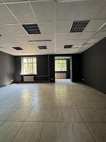 сдаю офис: Аренда офисов, 80 м², В административном здании, 1 линия, С отдельным входом, С отдельным сан узлом — 8