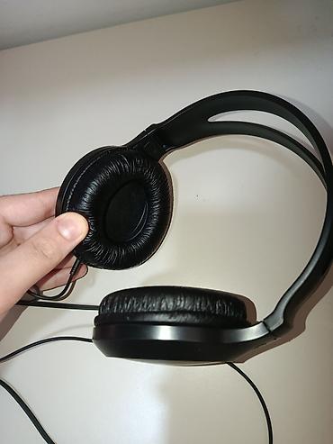 Qulaqcıqlar: Naqilli qulaqlıq - Rəng: qara - Üstündən taxılan (over-ear/on-ear) — 1