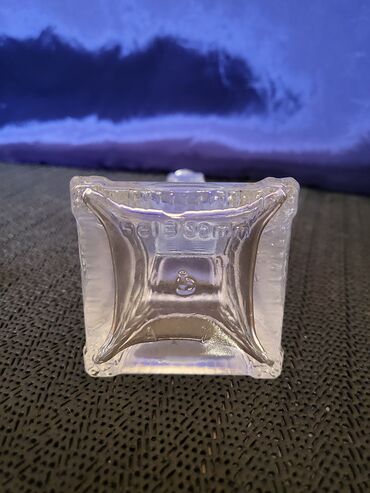 Čaše: Flasica vintaz,nova za pice Ajfelov toranj. Flasa bez ostecenja,sve na lalafo.rs — 6 Čaše: Flasica vintaz,nova za pice Ajfelov toranj. Flasa bez ostecenja,sve — 6