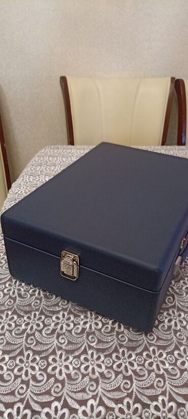 Qrammofon və patefonlar: Retro üslubda çox nadir göy rəngli "LENİNQRAD" patifonu. Üzərində val -da lalafo.az — 9 Qrammofon və patefonlar: Retro üslubda çox nadir göy rəngli "LENİNQRAD" patifonu. Üzərində val — 9