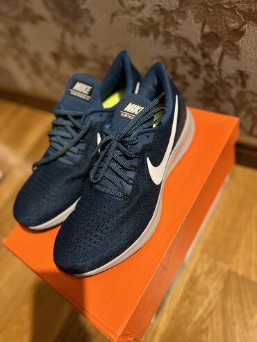 беговая обувь: Кроссовки беговые Nike Оригинал 100%