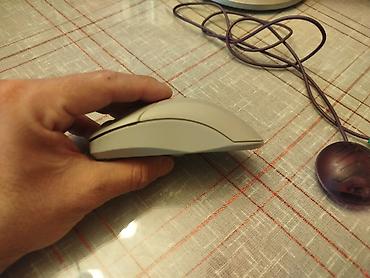 kompjuterski misevi: Stari retro mis sa kuglicom na kuglicu.
Bez adaptera na usb — 9