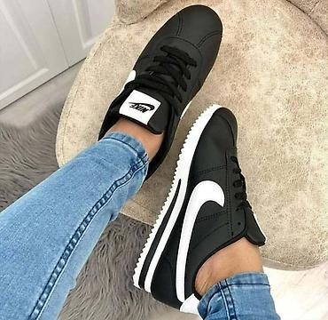 aksa: Nike Cortez patike – klasičan retro model za svakodnevno nošenje - — 3