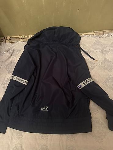 emperio armani: Natura Emporio Armani kurtka satilir. Cox az geyinilibdir. Deyerinden — 1