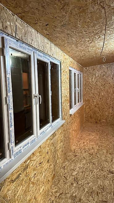 Утепление: Представляем застекленный балкон, облицованный сайдингом, с белыми — 13