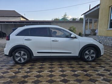 срочно продаю в связи с переездом: Kia Niro: 2018 г., 1.6 л, Гибрид, Кроссовер