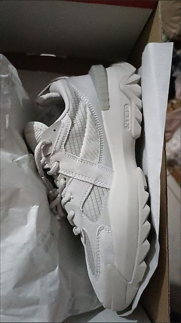 Кроссовки и спортивная обувь: Универсальные кроссовки XTEP — стиль, комфорт и выносливость для школы — 9