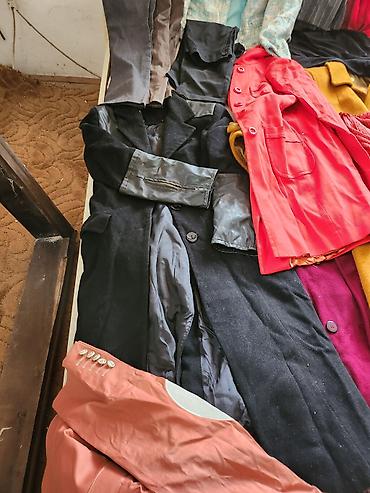 Ostala ženska odeća: Lot ženske odeće – različiti komadi i materijali - Kaputi i mantili — 2