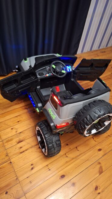 Uşaq üçün elektrik maşınları: Uşaq üçün elektrikli off-road maşın - Korpus: SUV tipli dizayn, 4x4 — 7