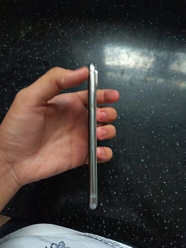 Apple iPhone: IPhone X, 64 GB, Gümüşü, Face ID — 3