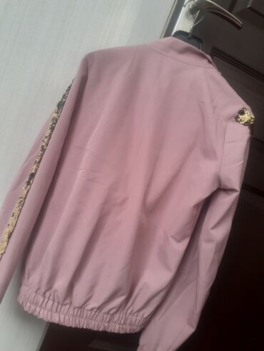 İdman geyimləri: Kecen sezon alinib 1 defe geynilib cemi yenidi demek olarki — 7