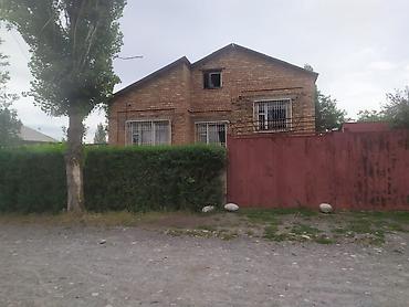 селом: Капитальный двухуровневый дом в селе Сокулук — 230 м² на участке 10,15 — 1