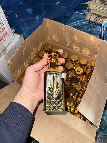 kufşin: Kufsinler bir ay islenib 50 eded var Qızılı naxışlı şüşə flakon – — 1