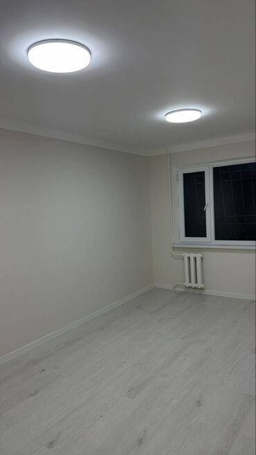 итальянский квартал бишкек цены: 1 комната, 32 м², 104 серия, 1 этаж, Евроремонт