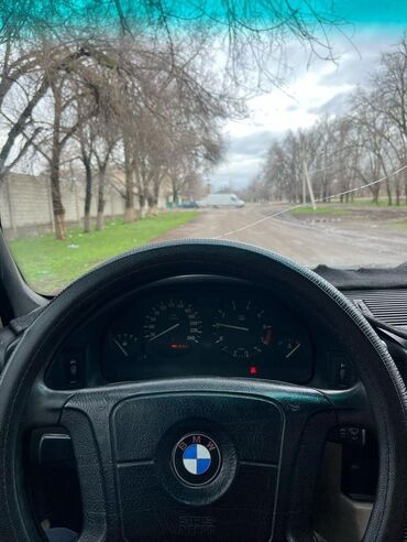 BMW: BMW 520: 1993 г., 1.8 л, Механика, Бензин