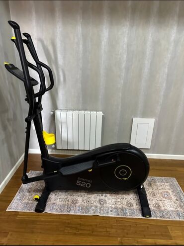 Nərdlər: DOMYOS 520 elliptik trenajoru evdə məşq etmək üçün nəzərdə