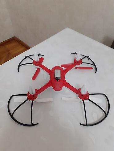 mozaika oyuncaq: 4 qanadlı RC kvadrokopter dron - Rəng: ağ/qırmızı gövdə, qara — 2