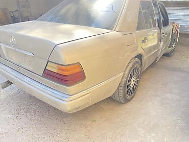 w210 430: Продаю седан Mercedes-Benz W124 2.2плита мотор 93 гг.). Автомобиль — 4