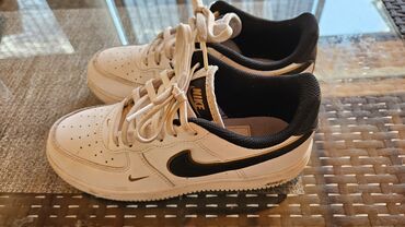 bela boja za patike: Nike, Size - 35 at lalafo.rs bela boja za patike: Nike, Size - 35