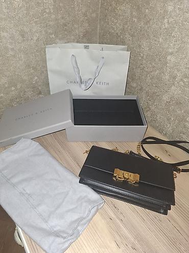 Aksesuarlar: Çiyin çantası, Charles & Keith, İşlənmiş — 1