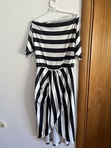 boho tunike: Crno-bela haljina sa prugastim dezenom i efektnim asimetričnim krojem — 2