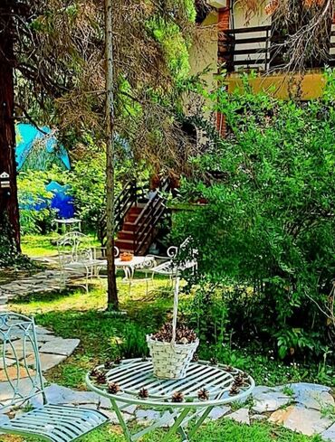 Kuće na prodaju: Planinska kuća sa velikim dvorištem i dekorativnim jezerom - — 8