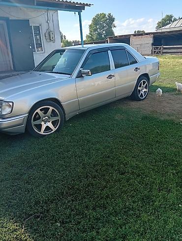 салон машины: Mercedes-Benz W124: 1990 г., 0.2 л, Бензин, Седан — 1