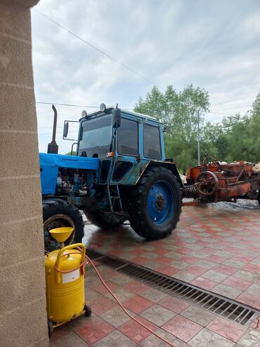 mtz 892: Traktorlar