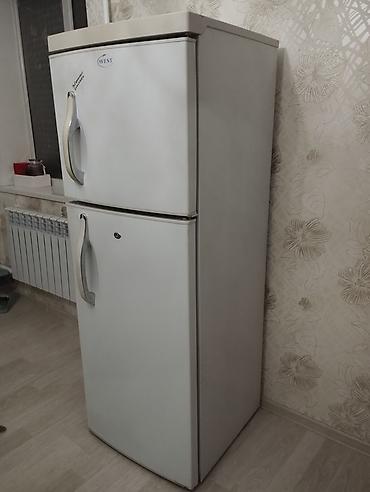 Холодильник AVEST, двухкамерный, классический белый цвет. Особенности