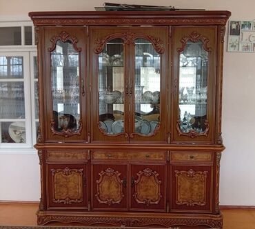 Divanlar: İşlənmiş, Açılan, Düz dolab, Qorka
