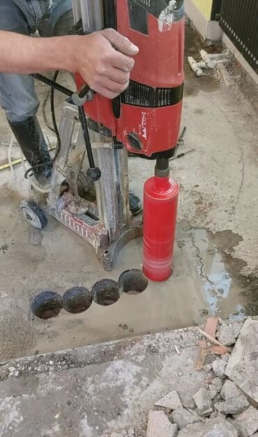 Plitə işləri: Beton kesen beton kesimi beton deşimi beton deşən sessiz tozsuz
