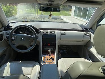 Mercedes-Benz: Mercedes-Benz E 280: 2.8 l | 1999 il Sedan — 12