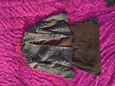 домашние халаты больших размеров: Женский комплект, Костюм с юбкой
В хорошем состоянии, размер 44