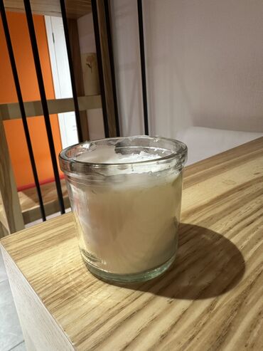 ароматы для дома: Арома свеча в стеклянном стакане Аромат ванили Цвет белый На фото
