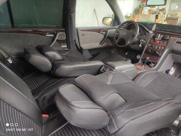 Mercedes-Benz: Mercedes-Benz E-Class: 2 l | 2000 il Sedan — 5