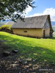 Həyət evləri və villaların satışı: Lerikin Noda kendinde. Heyet evi satilir. asfalta 2 degigelik yol — 10