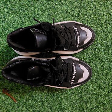 женские белые беговые кроссовки reebok: Ölçü: 38, rəng - Qara, Yeni