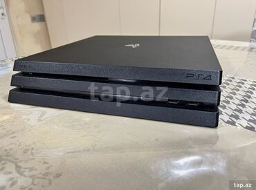 PS2 & PS1 (Sony PlayStation 2 & 1): Sony Playstation 4 Pro 1T +2 orjinal Pult Təcili Satılır❗️ 5 aydı
