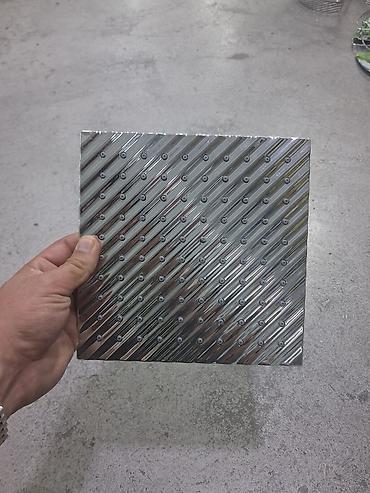 duw: Kvadrat yağış duş başlığı - Material: xrom örtüklü metal korpus — 1