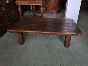 Stilski klub stolovi: Masiva tezak sto puno drvo hrast. Duzina 140 cm Sirina 80 cm Visina 45 — 10