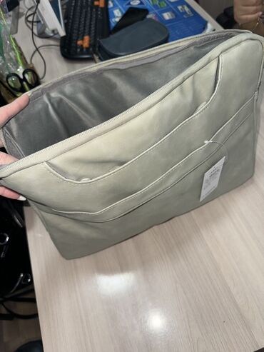 спортивный сумка: Чехол для ноутбук (ткань замуж) качество хорошая 
Цена:1600 сом