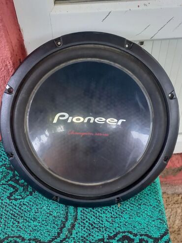 pioneer 9450: Pioneer Champion Series subwoofer dinamiki. Qara rəngdədir və